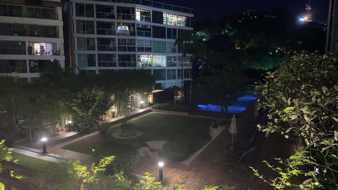 Unixx Condo Pattaya Near Walking Street Exterior foto